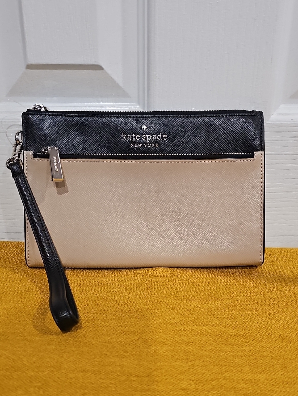 Kate Spade New York Staci Colorblock Saffiano Leather Medium Wristlet NWOT